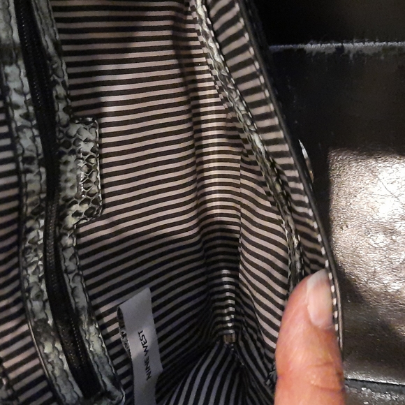 Nine West Crossbody Purse 👛 (Faux Leather) - Picture 3 of 5